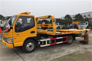 奇台哪里有拖车服务